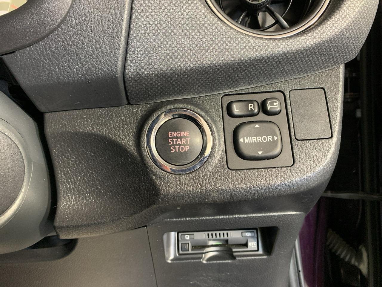 2016 Toyota Vitz 1.3F LED edition Hatchback PUSH SRART + AUTO LIGHTS