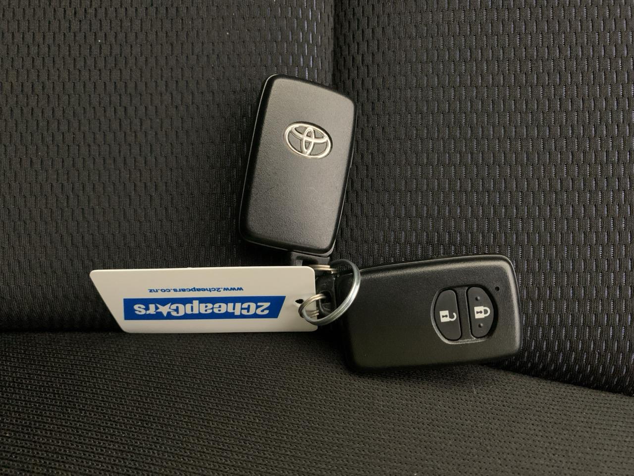 2016 Toyota Vitz 1.3F LED edition Hatchback PUSH SRART + AUTO LIGHTS