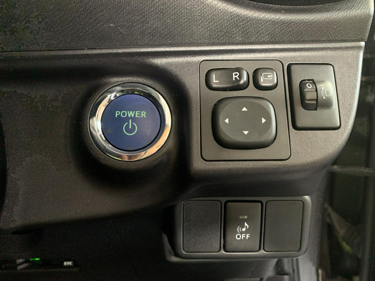 2015 Toyota Aqua Facelift Model G Hatchback CRUISE CONTROL + REVERSING CAMERA + PUSH START