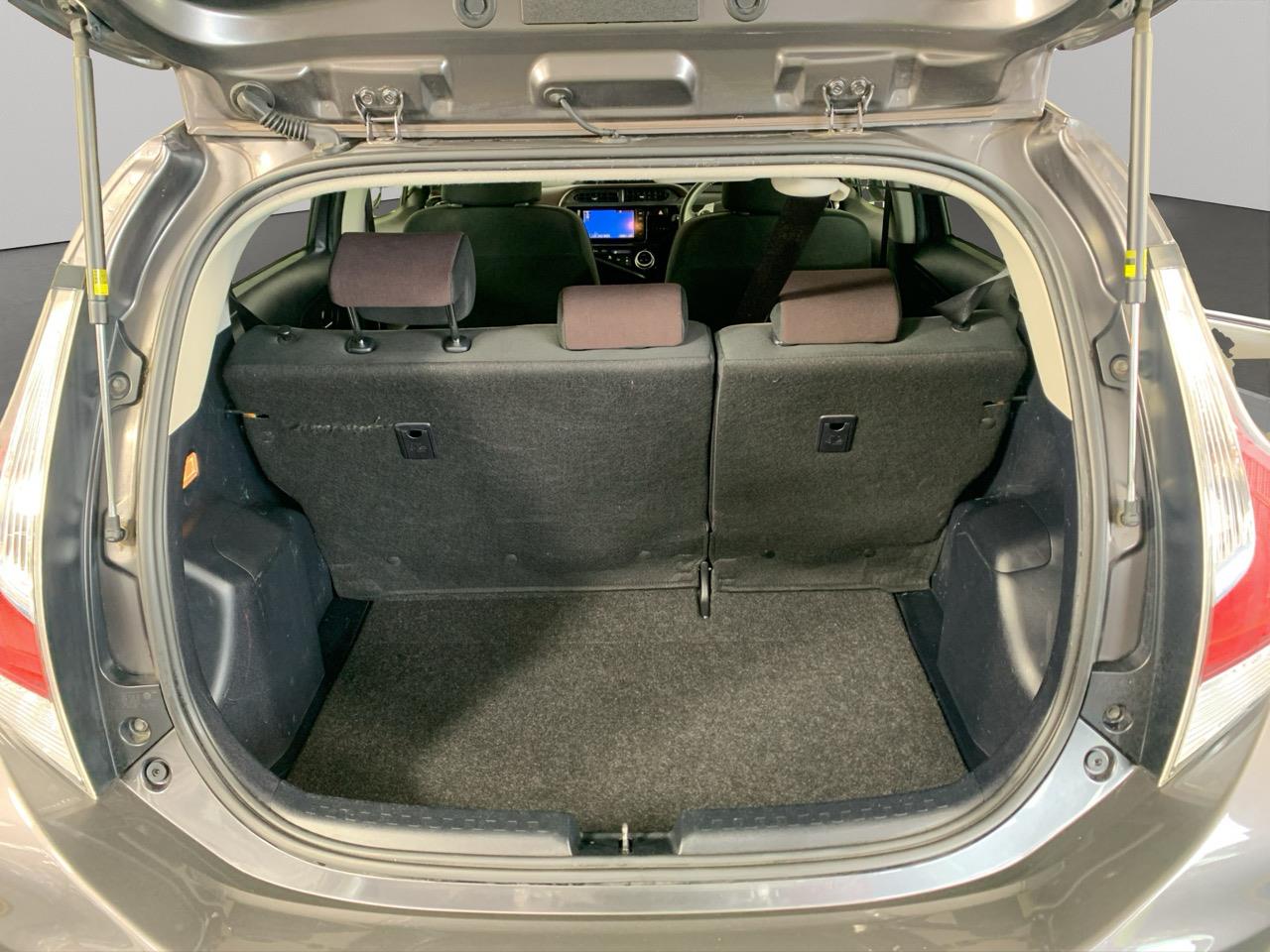 2015 Toyota Aqua Facelift Model G Hatchback CRUISE CONTROL + REVERSING CAMERA + PUSH START