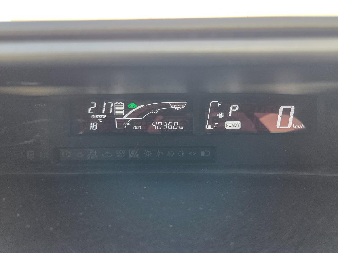 2015 Toyota Aqua Facelift Model S Hatchback HEATED SEATS + PUSH BUTTON START + AUTO LIGHTS