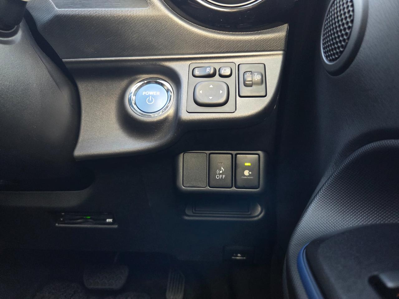 2015 Toyota Aqua Facelift Model S Hatchback HEATED SEATS + PUSH BUTTON START + AUTO LIGHTS