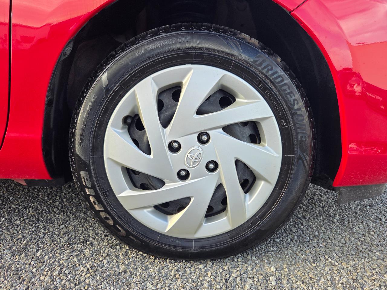 2015 Toyota Aqua Facelift Model S Hatchback HEATED SEATS + PUSH BUTTON START + AUTO LIGHTS