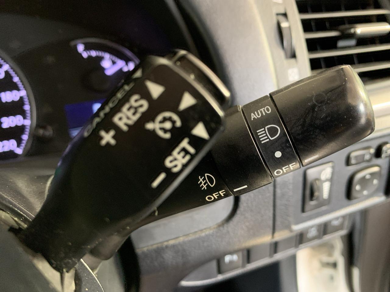 2013 Lexus CT200h Version C Hatchback CRUISE CONTROL + REVERSING CAMERA + AUTO LIGHTS