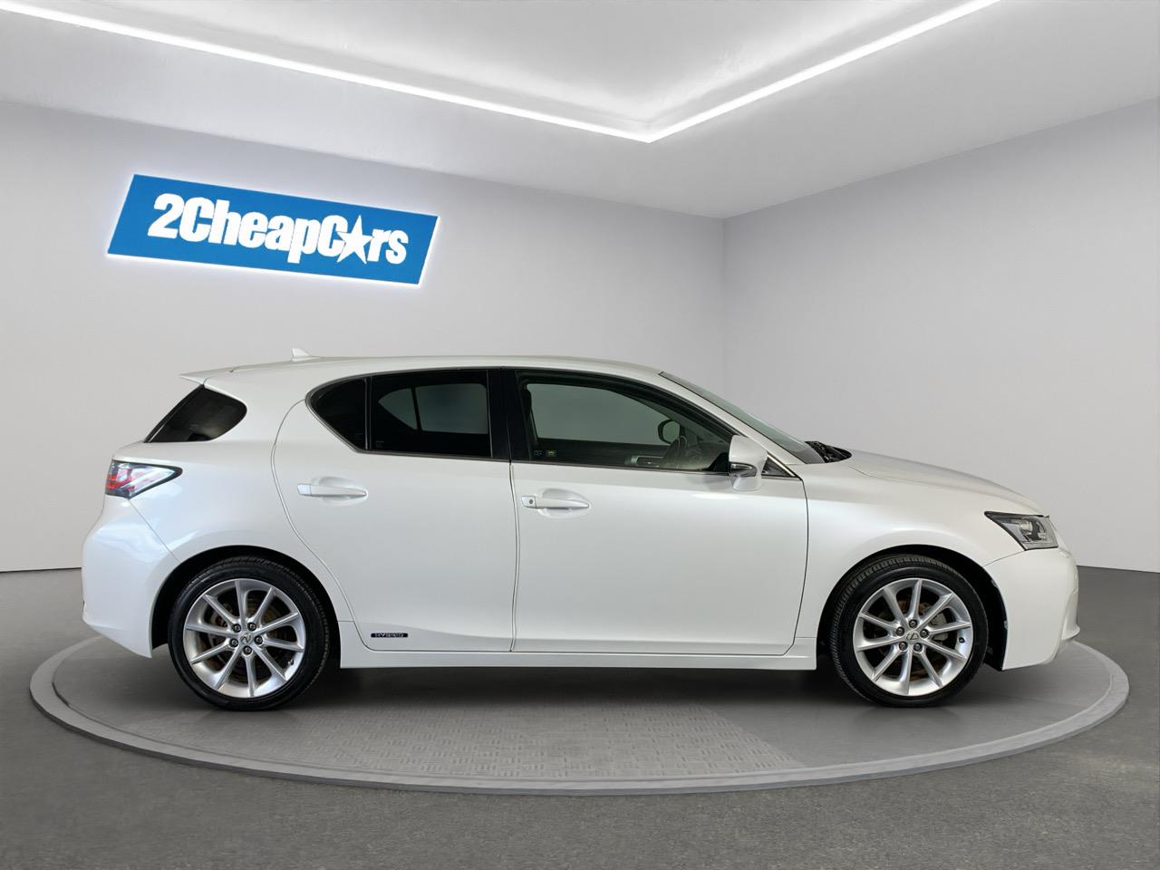 2013 Lexus CT200h Version C Hatchback CRUISE CONTROL + REVERSING CAMERA + AUTO LIGHTS