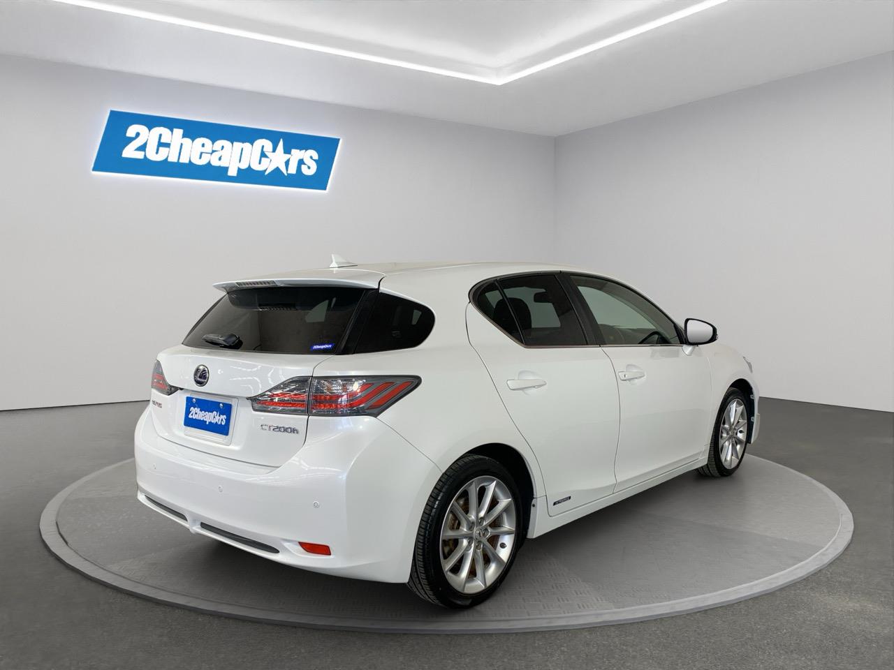 2013 Lexus CT200h Version C Hatchback CRUISE CONTROL + REVERSING CAMERA + AUTO LIGHTS