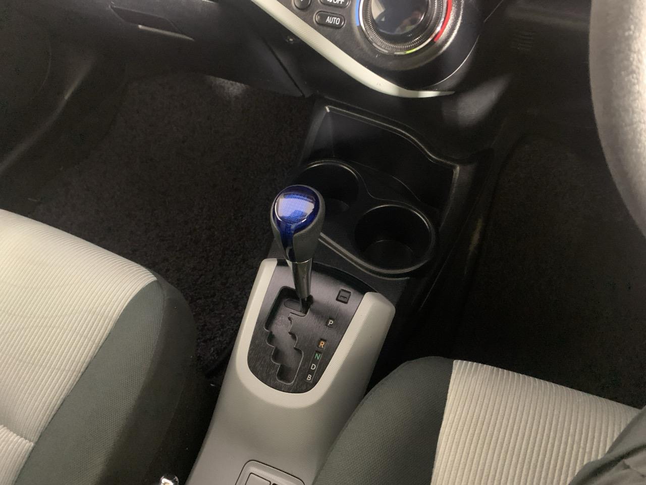 2014 Toyota Aqua G Hatchback REVERSING CAMERA + PUSH BUTTON START + AUTO LIGHTS