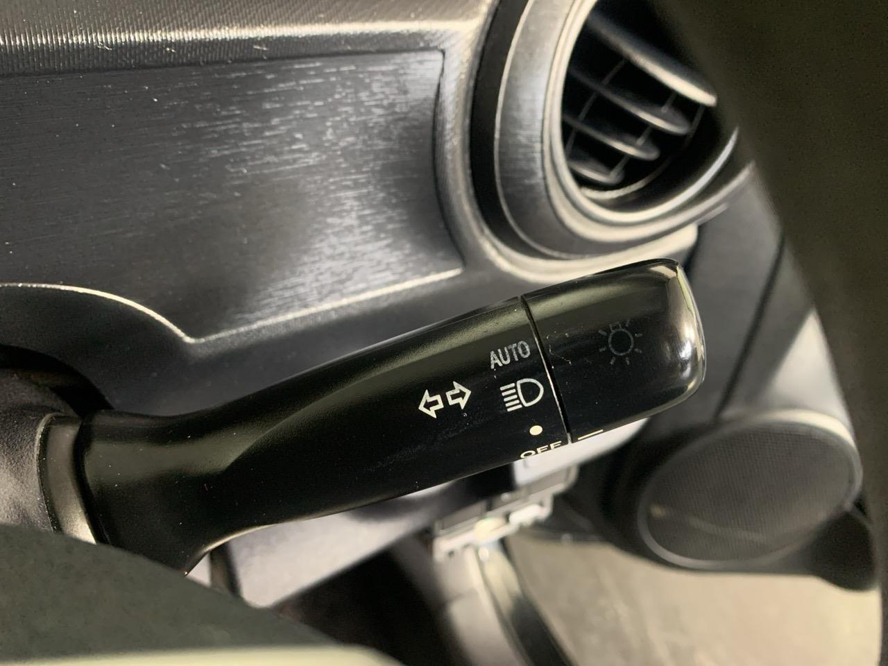 2014 Toyota Aqua G Hatchback REVERSING CAMERA + PUSH BUTTON START + AUTO LIGHTS