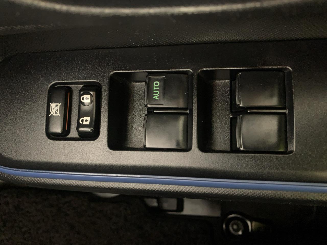 2014 Toyota Aqua G Hatchback REVERSING CAMERA + PUSH BUTTON START + AUTO LIGHTS