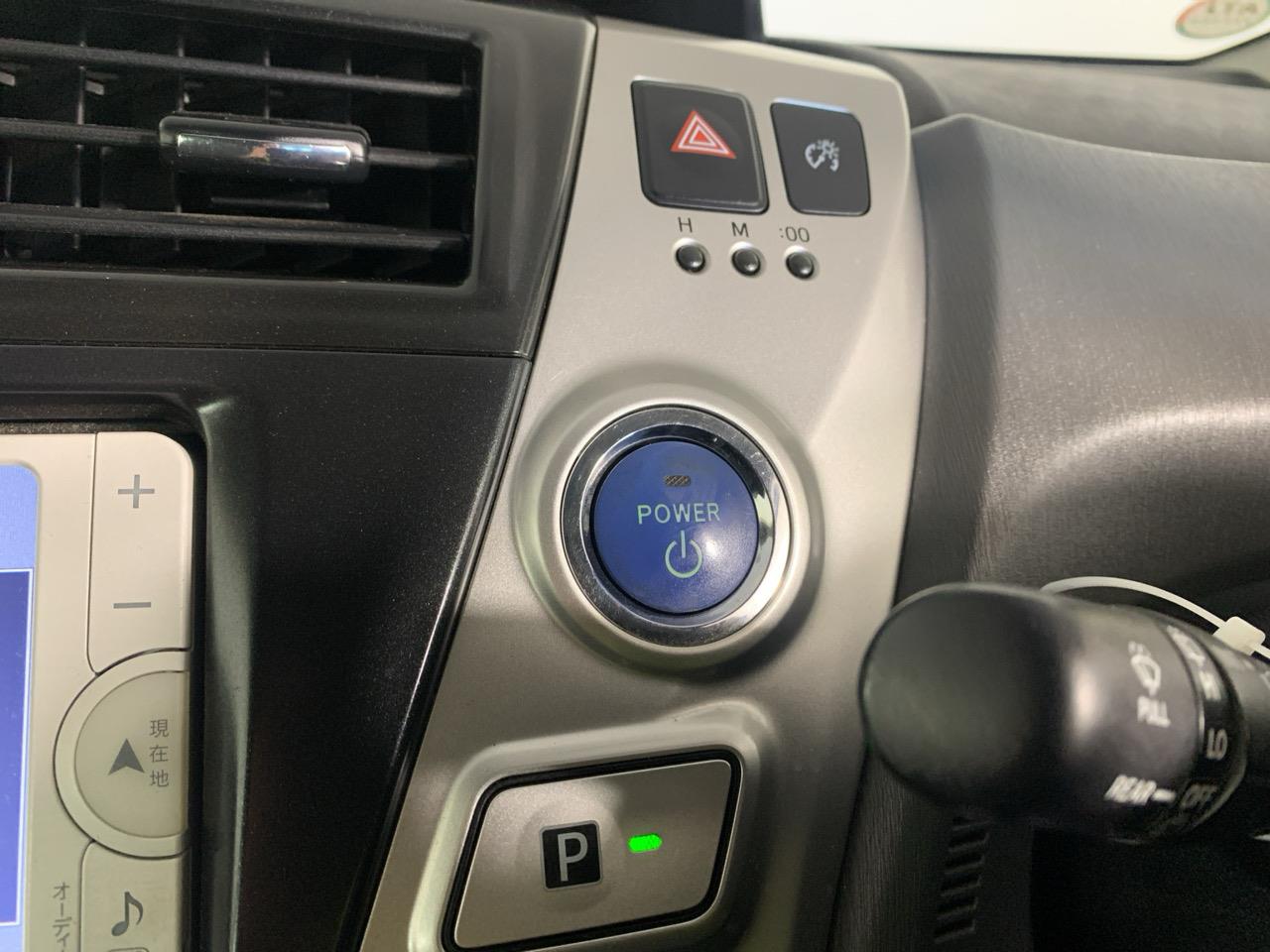 2013 Toyota Prius Alpha S 7 Seaters People Mover REVESING CAMERA + PUSH SRART + AUTO LIGHTS