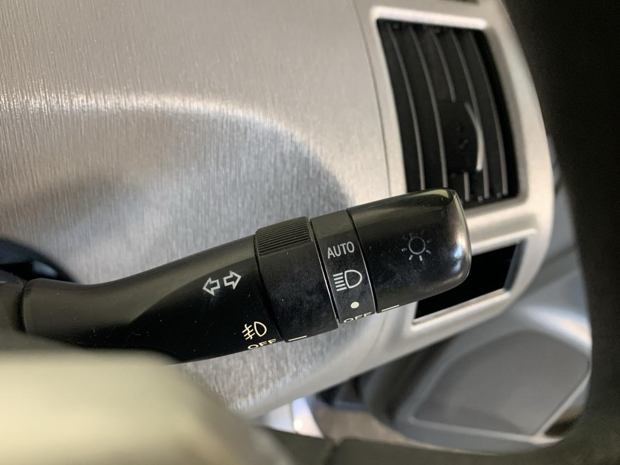 2013 Toyota Prius Alpha S 7 Seaters People Mover REVESING CAMERA + PUSH SRART + AUTO LIGHTS