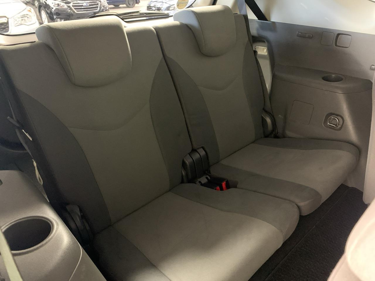 2013 Toyota Prius Alpha S 7 Seaters People Mover REVESING CAMERA + PUSH SRART + AUTO LIGHTS