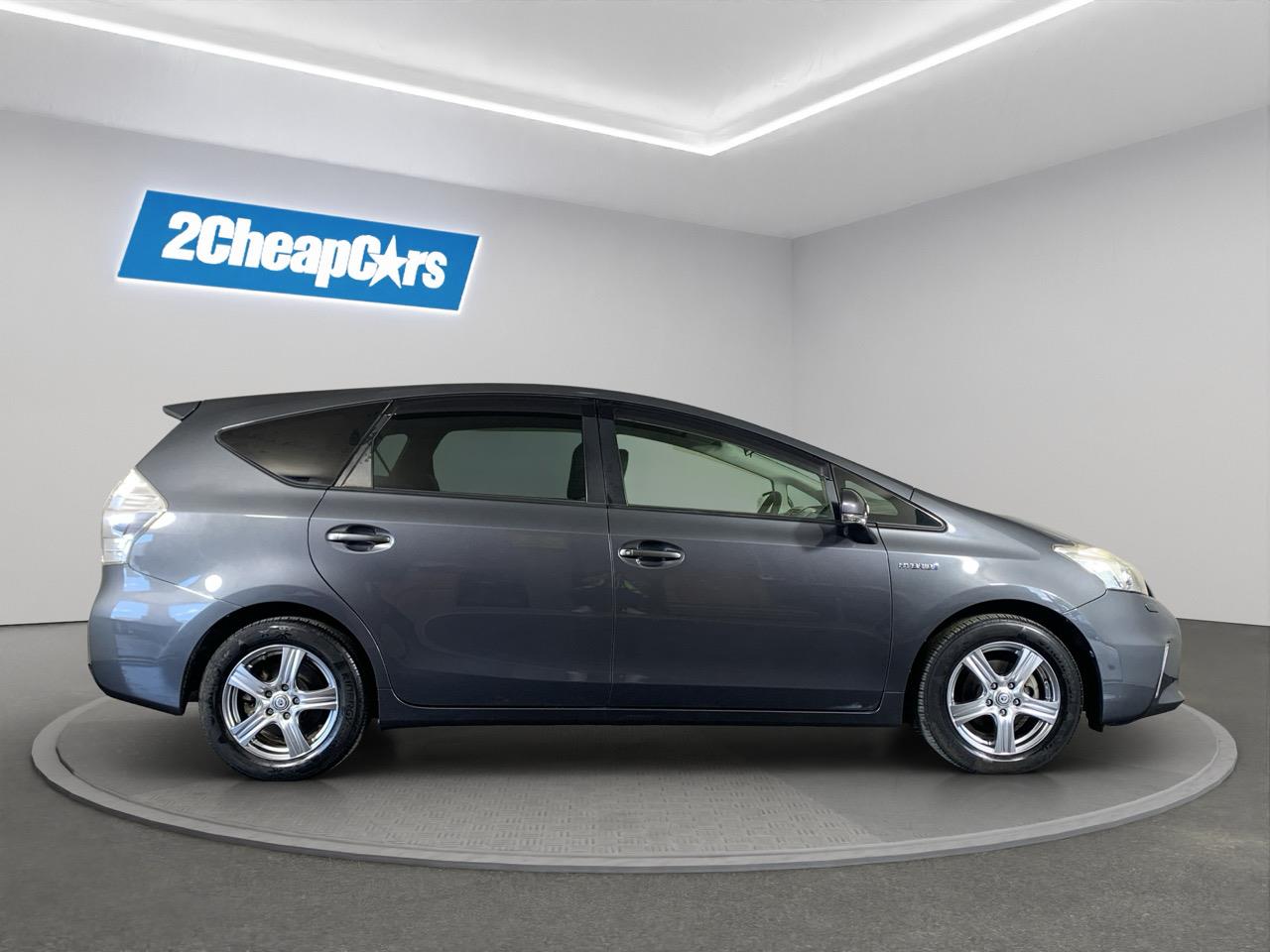 2013 Toyota Prius Alpha S 7 Seaters People Mover REVESING CAMERA + PUSH SRART + AUTO LIGHTS