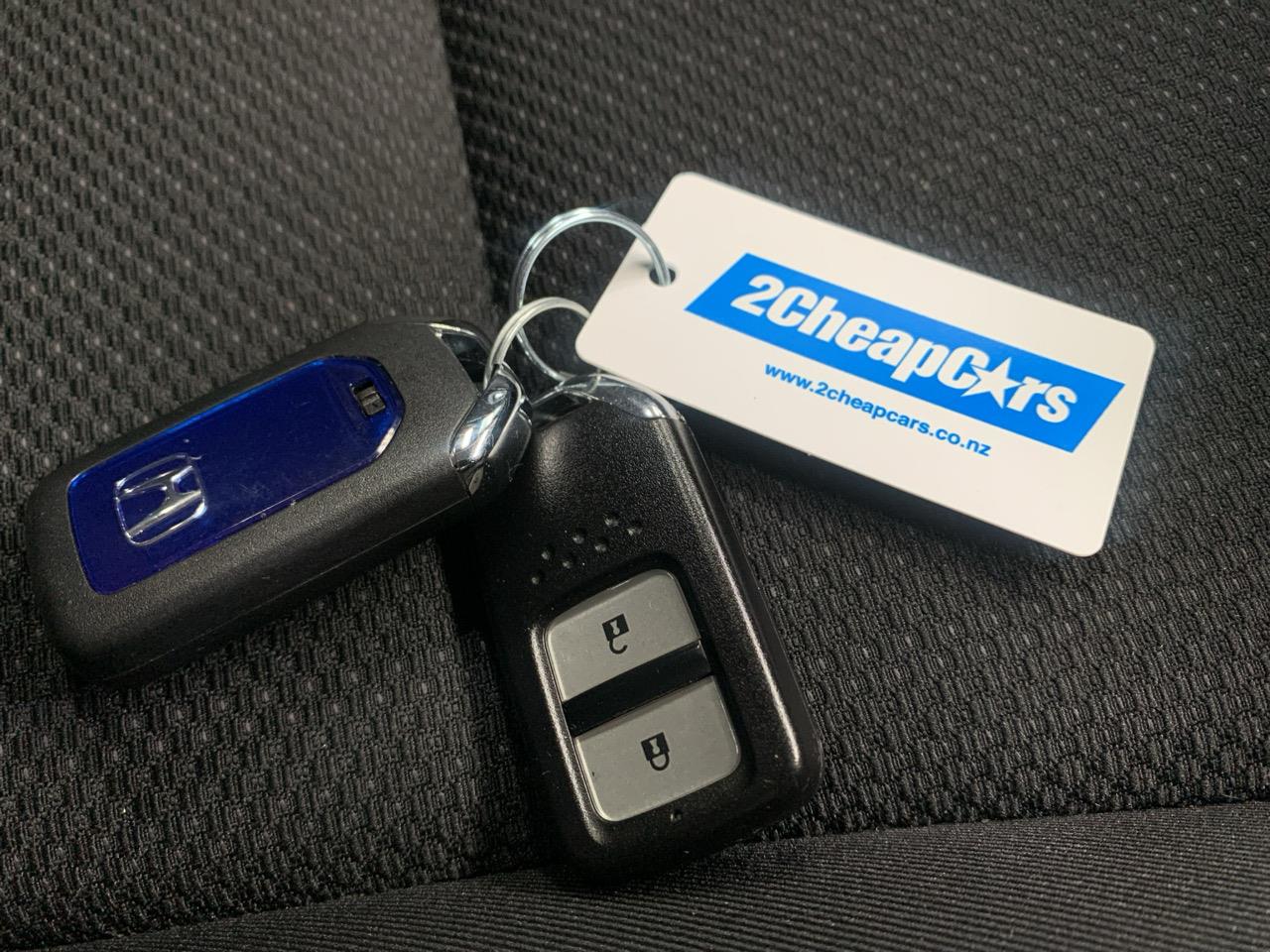 2014 Honda Vezel HYBRID X Hatchback LOW KMS + CRUISE CONTROL + REVERSING CAMERA