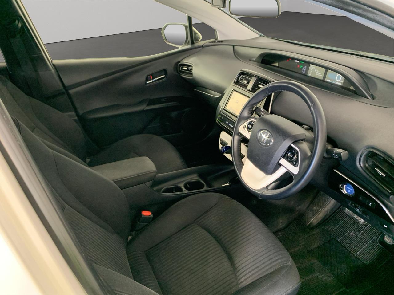 2018 Toyota Prius New Shape S Hatchback GREAT SPACE + PUSH SRART + REVESING CAMERA