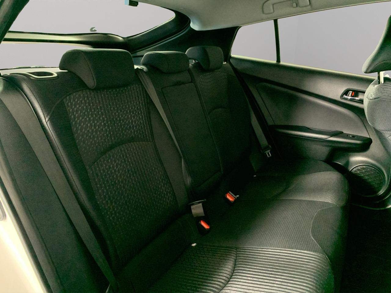 2018 Toyota Prius New Shape S Hatchback GREAT SPACE + PUSH SRART + REVESING CAMERA