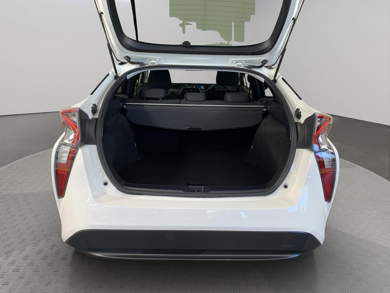 2018 Toyota Prius New Shape S Hatchback GREAT SPACE + PUSH SRART + REVESING CAMERA