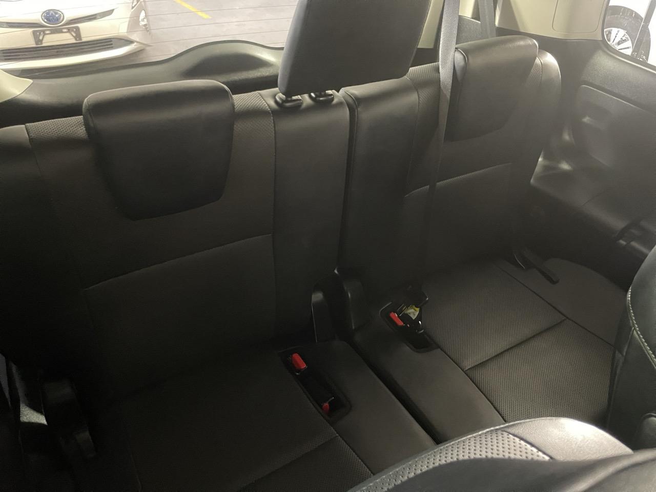 2014 Toyota Esquire Hybrid G People Mover REVERSING CAMERA + ELECTRIC SLIDING DOORS