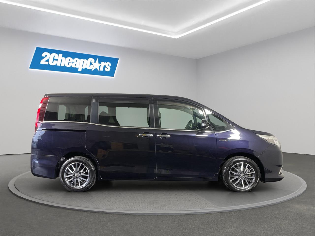 2014 Toyota Esquire Hybrid G People Mover REVERSING CAMERA + ELECTRIC SLIDING DOORS