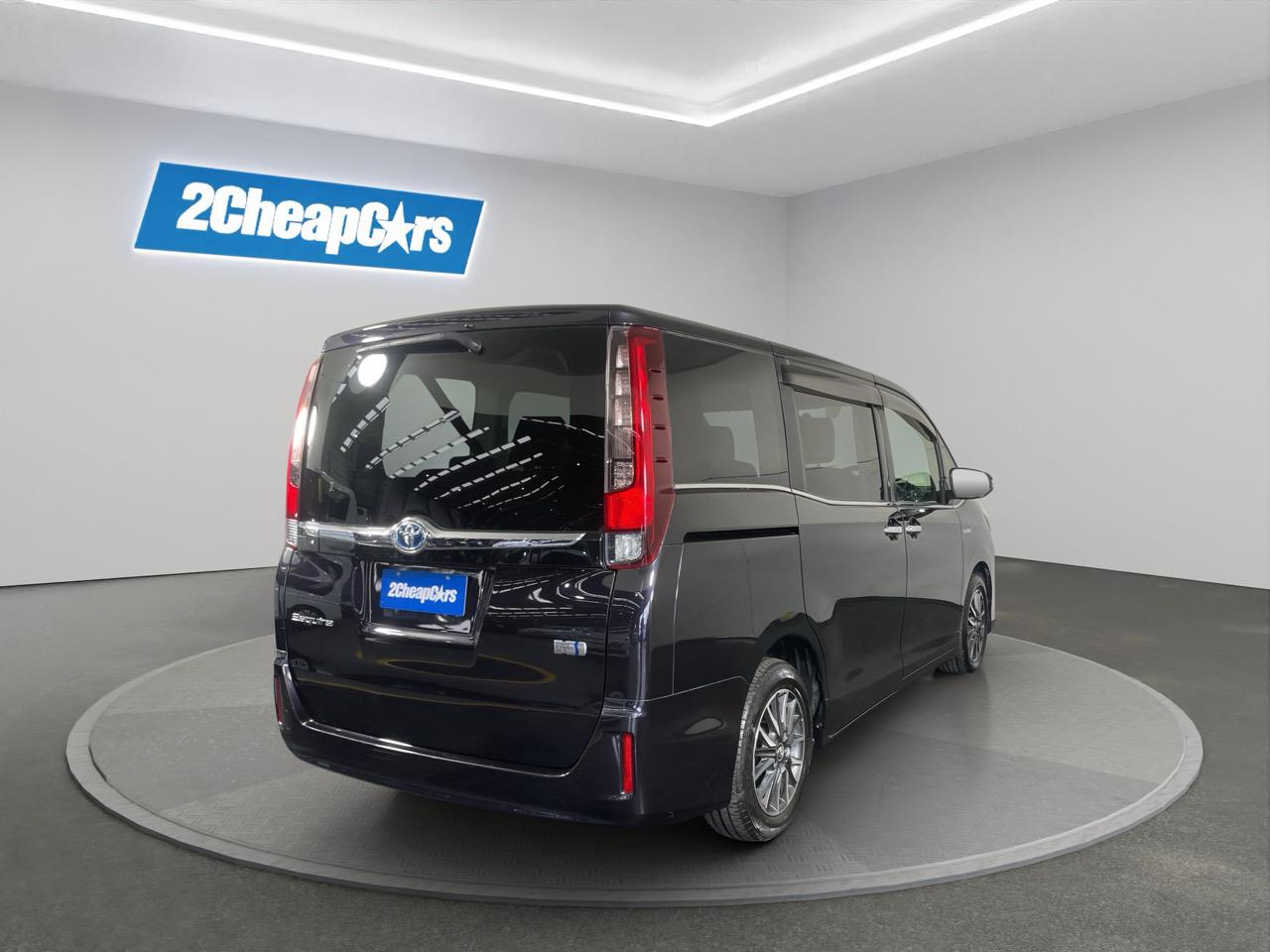 2014 Toyota Esquire Hybrid G People Mover REVERSING CAMERA + ELECTRIC SLIDING DOORS