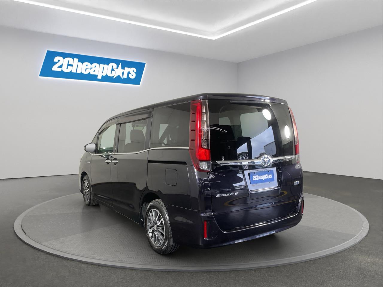 2014 Toyota Esquire Hybrid G People Mover REVERSING CAMERA + ELECTRIC SLIDING DOORS